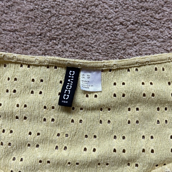 Divided by H&M Yellow Puff  Sleeve Eyelet Crop Top - Picture 9 of 9